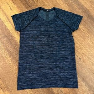 Lululemon Swiftly Tech short sleeve shirt blue/black size 12 work out running